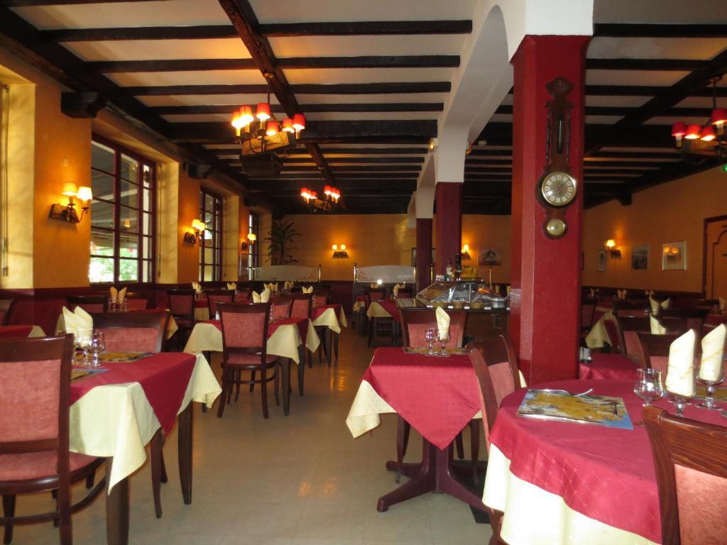 Hotellerie Du Centre Salies-du-Salat Экстерьер фото